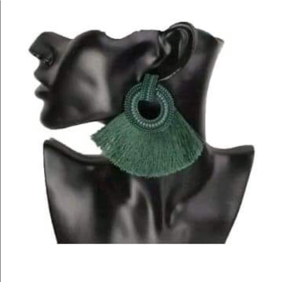 ✅🌹Bohemian Fashion Fringes Earrings. - Picture 3 of 4